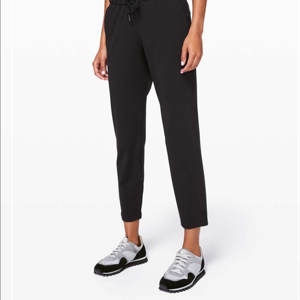 Lululemon On The Fly 7/8 Pant, size 12, black NWOT